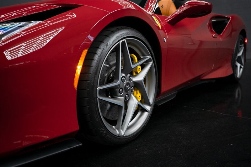Used 2021 Ferrari F8 Tributo RWD image 11