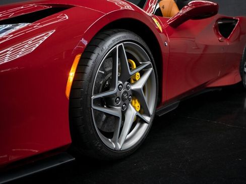 Used 2021 Ferrari F8 Tributo RWD image 11