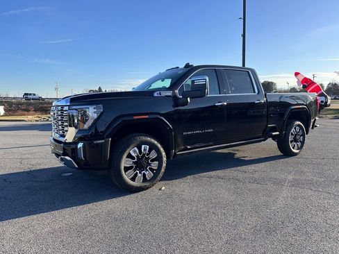New 2026 GMC Sierra 2500 Denali w/ Denali Reserve Package AWD/4WD image 2
