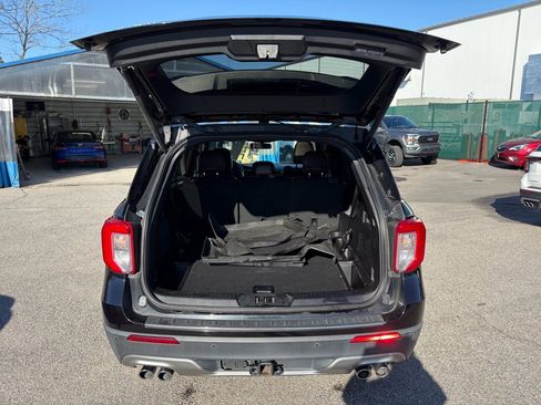 Used 2020 Ford Explorer Platinum w/ Premium Technology Package image 9