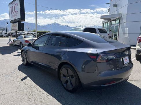 Used 2022 Tesla Model 3 Long Range AWD/4WD image 3