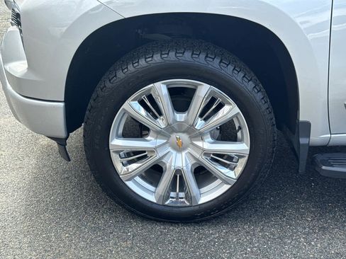 Used 2022 Chevrolet Silverado 1500 High Country image 11
