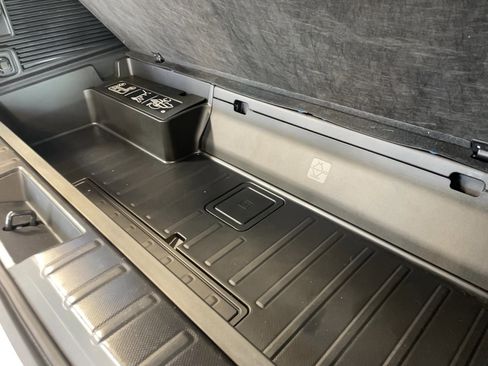 Used 2024 Subaru Ascent Premium w/ Convenience Package image 24