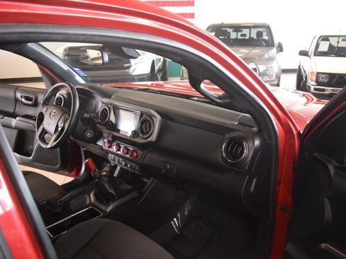 Used 2018 Toyota Tacoma TRD Sport w/ Technology Package image 44