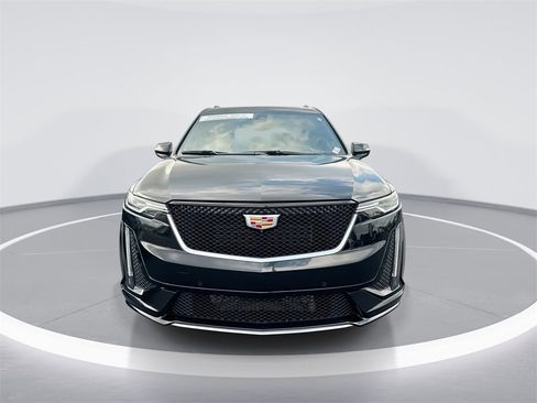 Used 2024 Cadillac XT6 Sport w/ Technology Package image 3