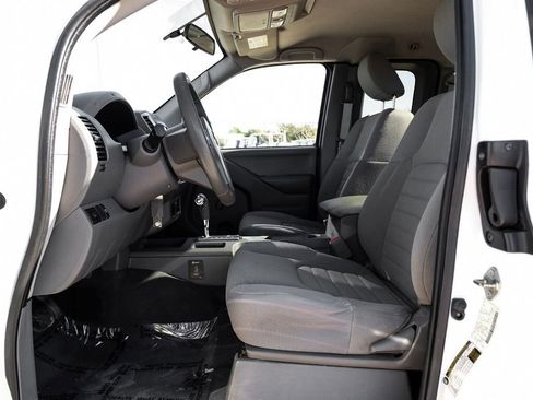 Used 2019 Nissan Frontier S image 3