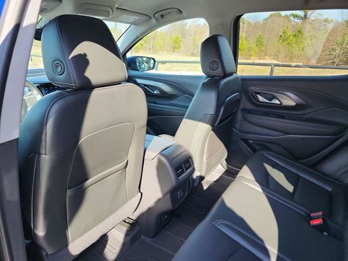 Certified 2022 GMC Terrain SLT image 11