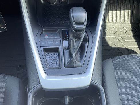 Used 2025 Toyota RAV4 LE FWD image 29