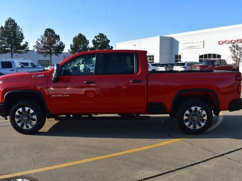 Used 2025 Chevrolet Silverado 2500 Custom w/ Custom Value Package image 9