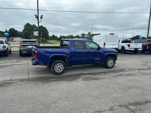 Used 2025 Toyota Tacoma SR5 RWD image 24