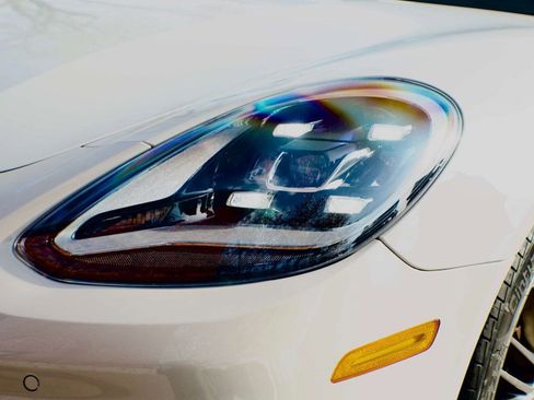 Used 2023 Porsche Panamera 4 Platinum Edition w/ Assistance Package image 9