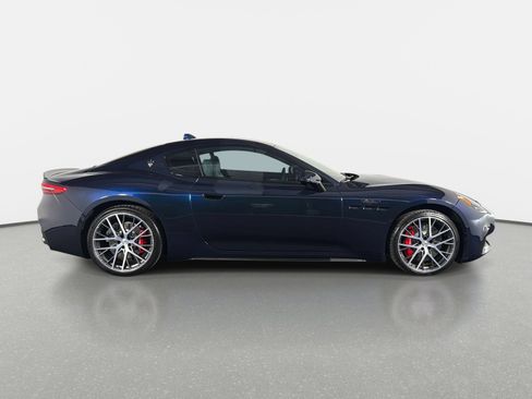 Used 2024 Maserati GranTurismo Trofeo AWD/4WD image 2