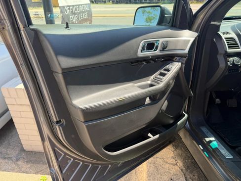 Used 2014 Ford Explorer Limited w/ Equipment Group 301A AWD/4WD image 17