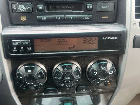 Used 2004 Toyota 4Runner Limited image 10