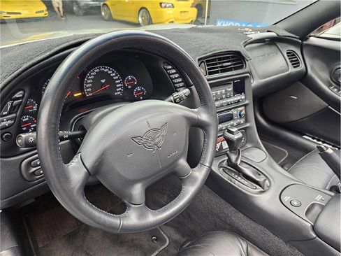 Used 2004 Chevrolet Corvette Coupe w/ Preferred Equipment Group image 9