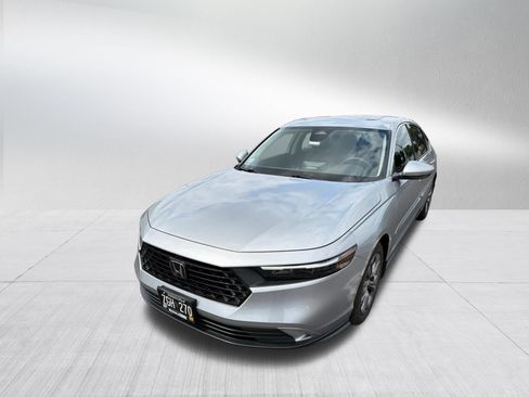 Used 2024 Honda Accord EX image 2