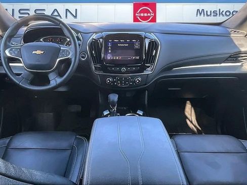 Used 2023 Chevrolet Traverse LT image 7