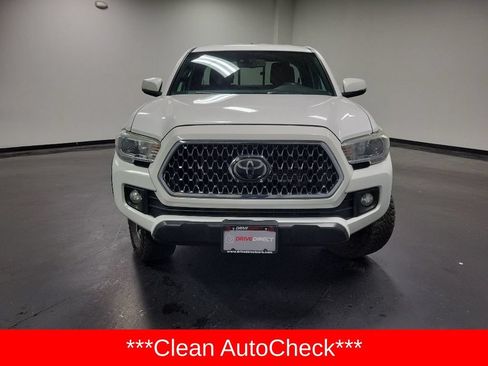 Used 2019 Toyota Tacoma TRD Off-Road w/ Technology Package AWD/4WD image 2
