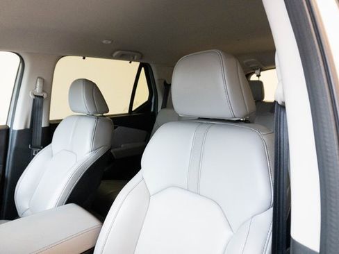 Used 2025 Honda Pilot EX-L image 17