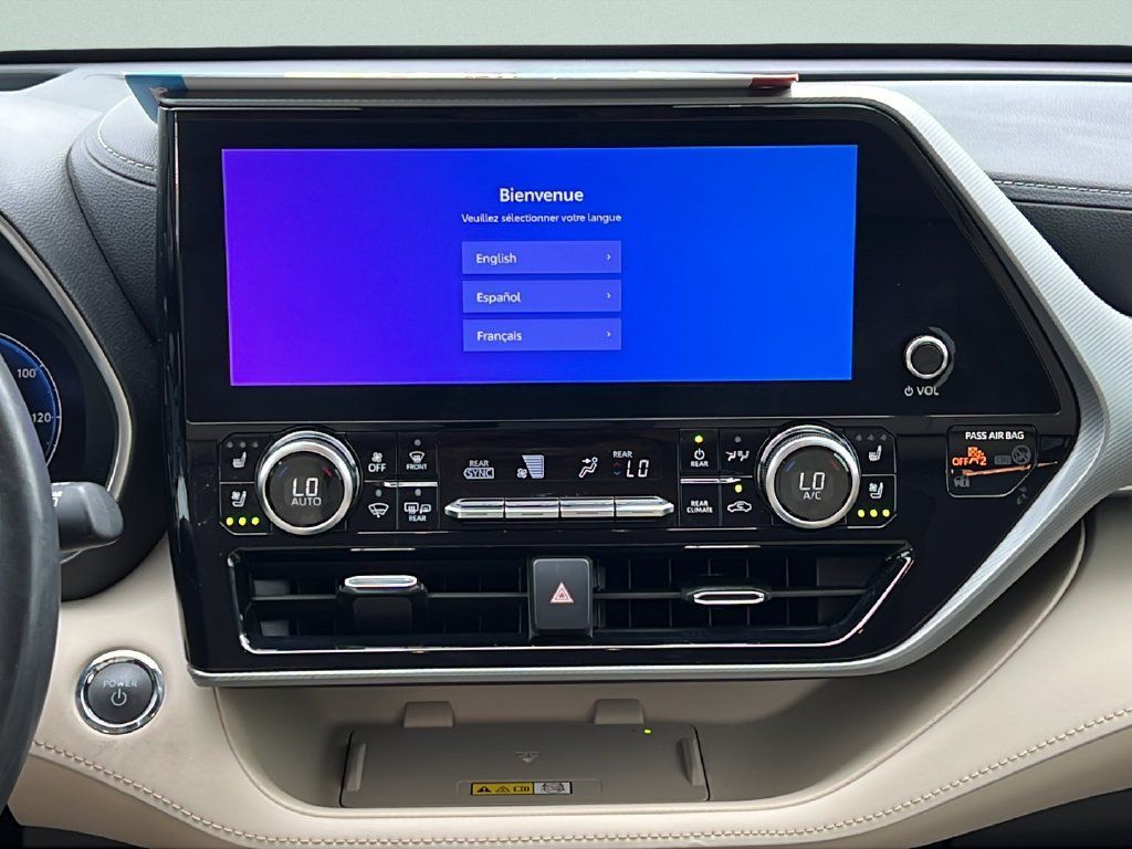 Used 2023 Toyota Highlander Platinum FWD image 14