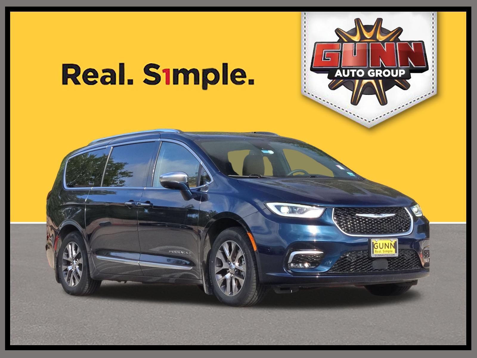 Used 2022 Chrysler Pacifica Pinnacle FWD image 1