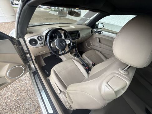 Used 2013 Volkswagen Beetle 2.5 image 18