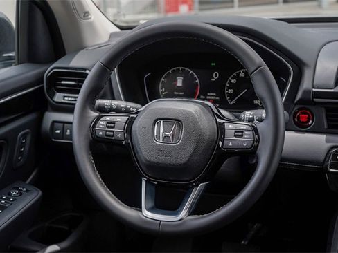 New 2025 Honda Pilot Touring image 38