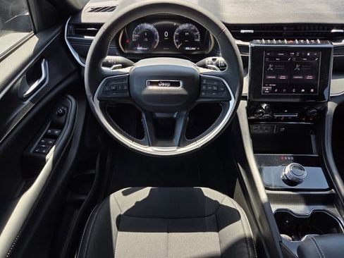 Used 2025 Jeep Grand Cherokee Laredo X w/ Trailer Tow Package image 14