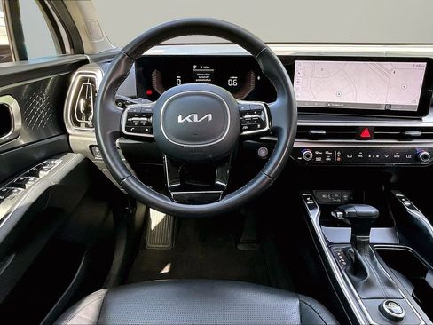 Used 2025 Kia Sorento S w/ Panoramic Sunroof Package FWD image 10