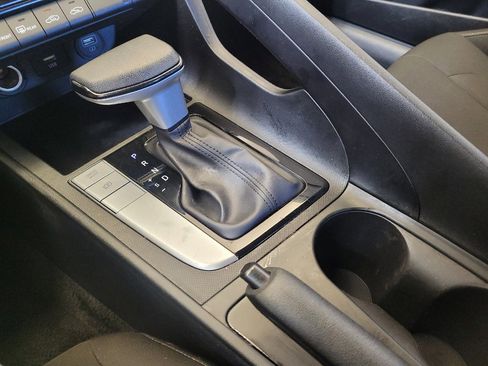 Used 2023 Hyundai Elantra SEL w/ Preferred Accessory Package FWD image 26
