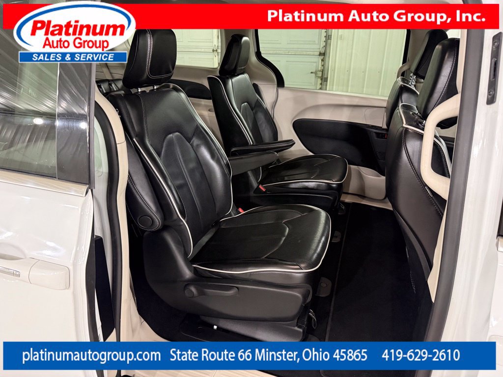 Used 2023 Chrysler Pacifica Limited FWD image 36