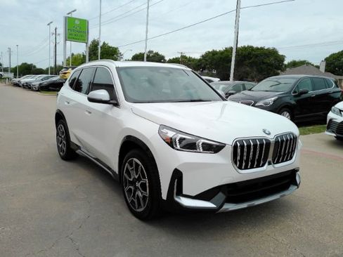 Used 2024 BMW X1 xDrive28i w/ Technology Package AWD/4WD image 4