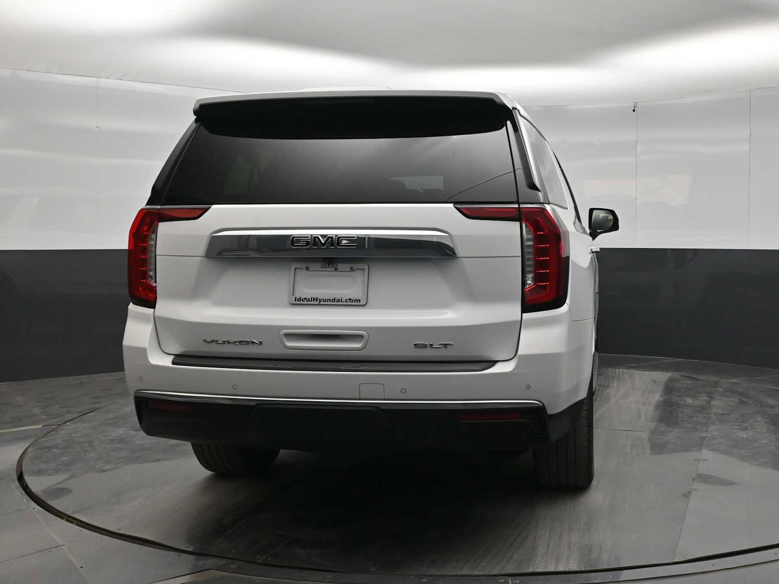 Used 2022 GMC Yukon XL SLT w/ SLT Premium Package AWD/4WD image 6
