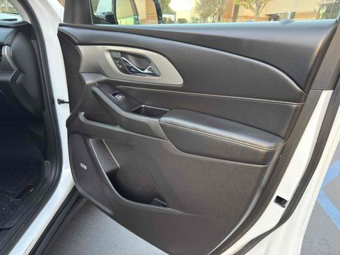 Used 2019 Chevrolet Traverse LT w/ LT Premium Package image 59