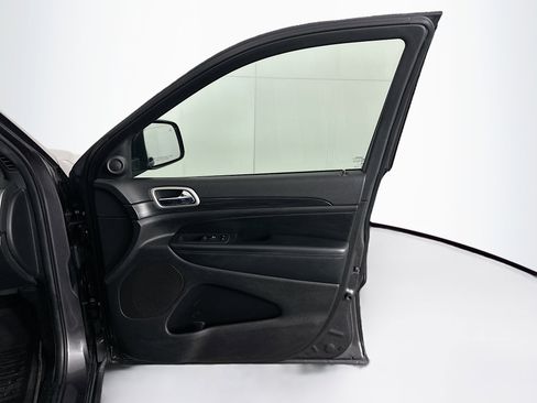 Used 2020 Jeep Grand Cherokee Laredo w/ Laredo X Package image 33