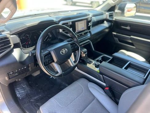 Used 2022 Toyota Tundra SR5 w/ SR5 Premium Package RWD image 15