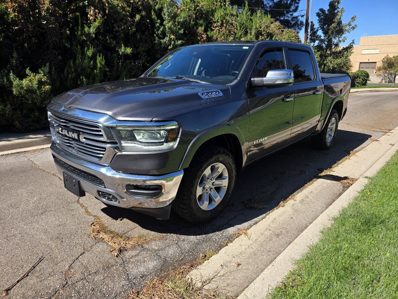 Used 2022 RAM 1500 Laramie AWD/4WD image 3