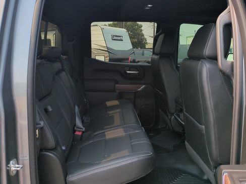 Used 2021 Chevrolet Silverado 1500 High Country w/ Technology Package AWD/4WD image 17
