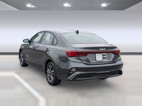 Used 2024 Kia Forte LXS image 2