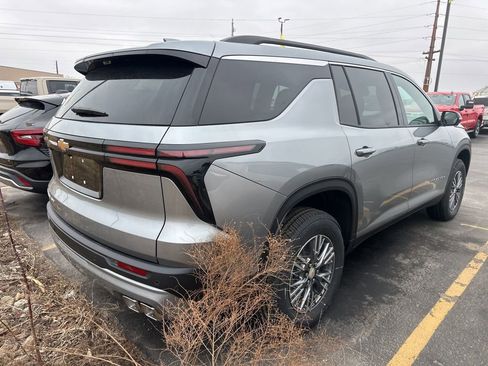 New 2026 Chevrolet Traverse LT image 8