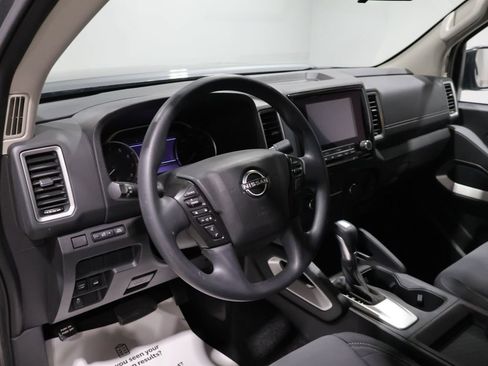 Used 2024 Nissan Frontier SV AWD/4WD image 15