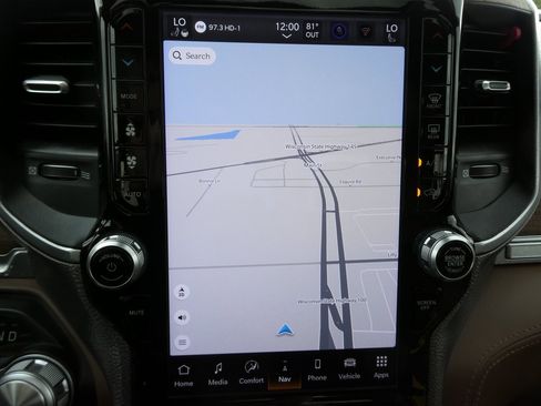 Used 2022 RAM 1500 Limited image 8