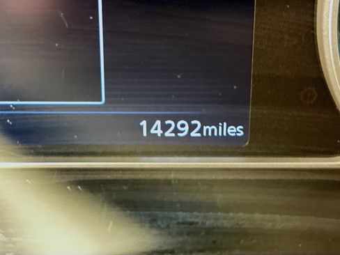 Used 2024 Nissan Leaf SV Plus image 19