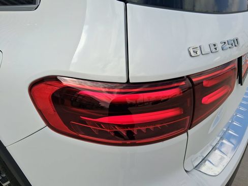 New 2026 Mercedes-Benz GLB 250 image 9