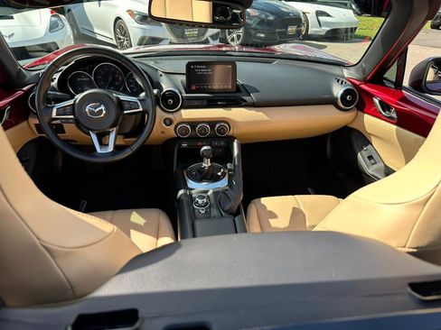 Used 2019 MAZDA MX-5 Miata RF Grand Touring w/ GT-S Package image 16