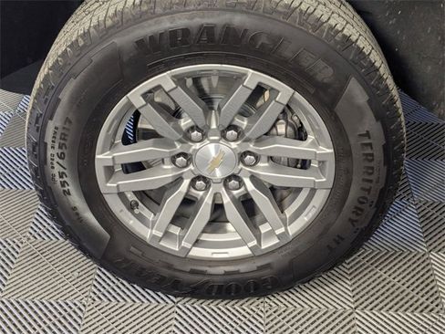 Used 2024 Chevrolet Colorado LT w/ LT Convenience Package image 8