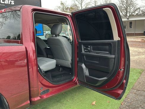 Used 2017 RAM 1500 Express image 24