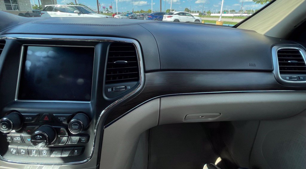 Used 2018 Jeep Grand Cherokee Overland RWD image 29