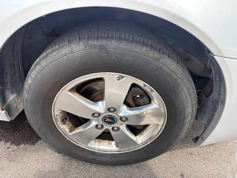 Used 2005 Pontiac Grand Prix w/ Drivers Plus Package FWD image 4
