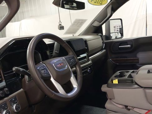 Used 2024 GMC Sierra 3500 SLE w/ SLE Convenience Package image 17